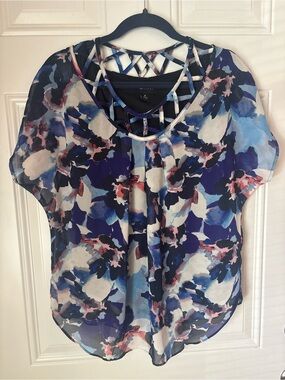 AB Studio Blue & White Floral Lattice-Back Blouse
